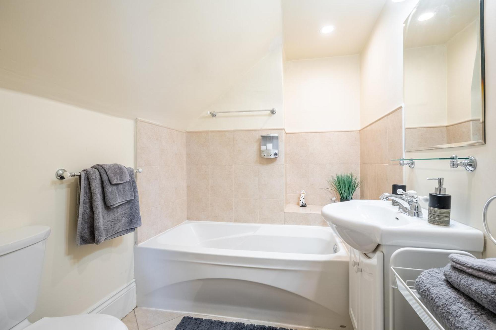 Cozy 5 Bedroom House In Downtown Toronto By Globalstay Dış mekan fotoğraf